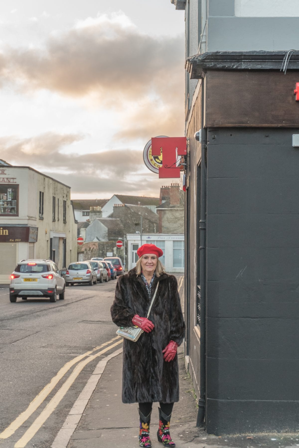 Pameal Davis Reeves, Pam Reeves, Pamela Reeves, Miami, Pam Reeves Davis, Pamela Davis, Pam Davis, Travel Blogger, Tennents Beer Sign Pamela Reeves-American-Travel Blogger-Advanced Style - Ayrshire Largs Scotland Hogmanay New Years Eve