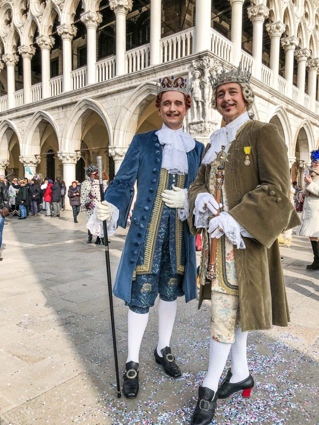 Prince Costume Idea, King Costume Idea, Venice Carnival Costumes, Venice Carnival 2018 Photos, Venice Carnival, Carnival Venice Italy, Venice Carnival, Carnevale Di Venezia, Venetian Masquerade Masks, Carnivale Di Venezia, Carnival Venice, Carnival Venezia, Best Halloween Costume Ideas On Pinterest, Carnaval Venice, Carnaval Venezia, Carnaval Di Venezia