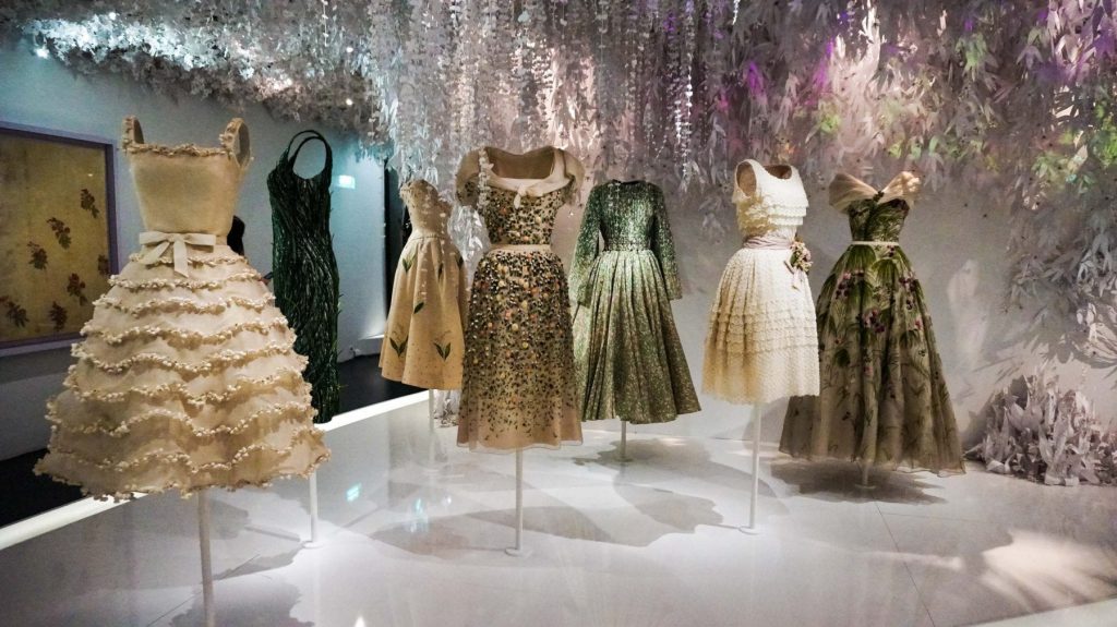 300 Awesome Couture Dresses By Christian Dior